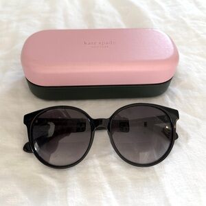 Kate Spade Black Sunglasses with pink case, gently worn ♠️💕